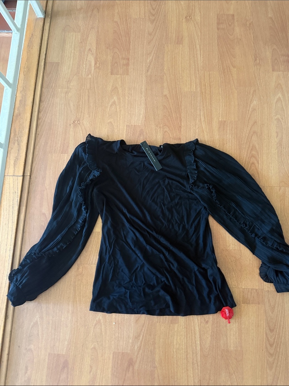 Elie Tahari brand new Black Long-Sleeve Ruffled Shoulder Top - Women size S